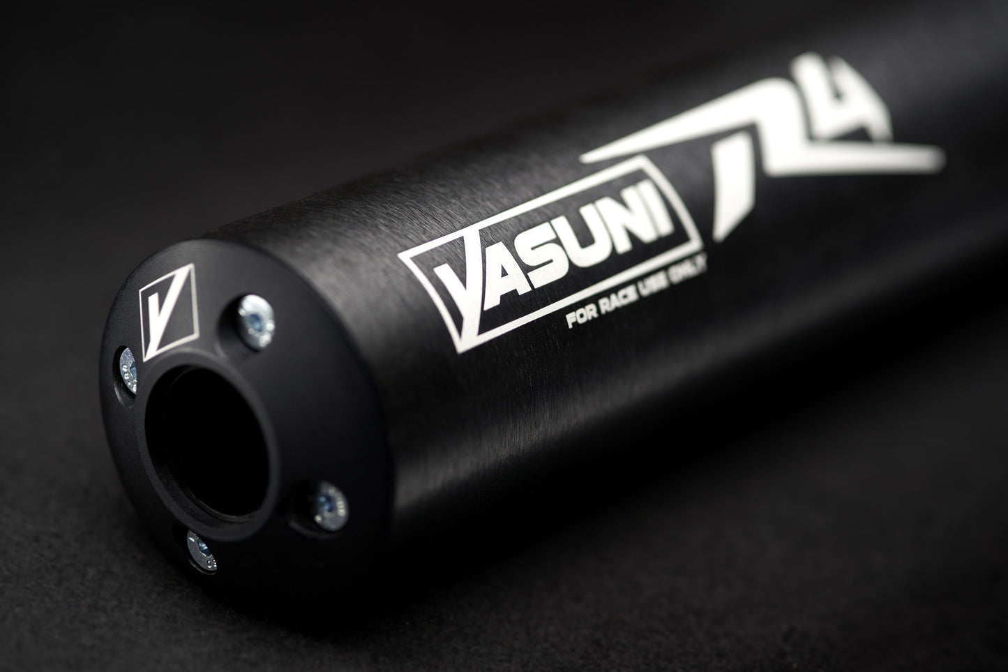Yasuni R4 med svart endestuss. Passer AM6