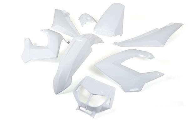 STR8 Plastikksett - Hvit - Derbi